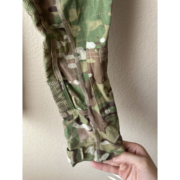 US Army Combat Camouflage Shirt Flame Resistant Multicam OCP Size Small - Picture 2 of 9